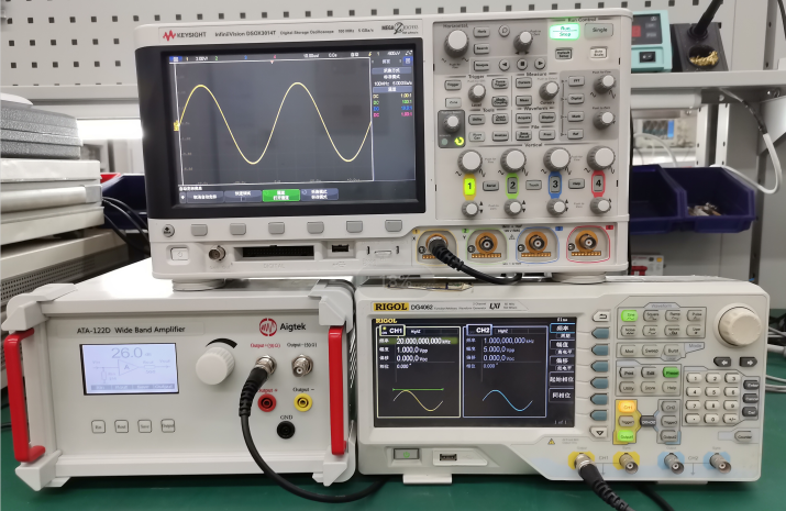 信號源+示波器+功率放大器的實驗搭建圖